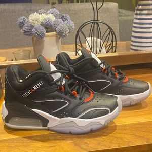 Big kids Jordan Pointe Lane Basketball shoes